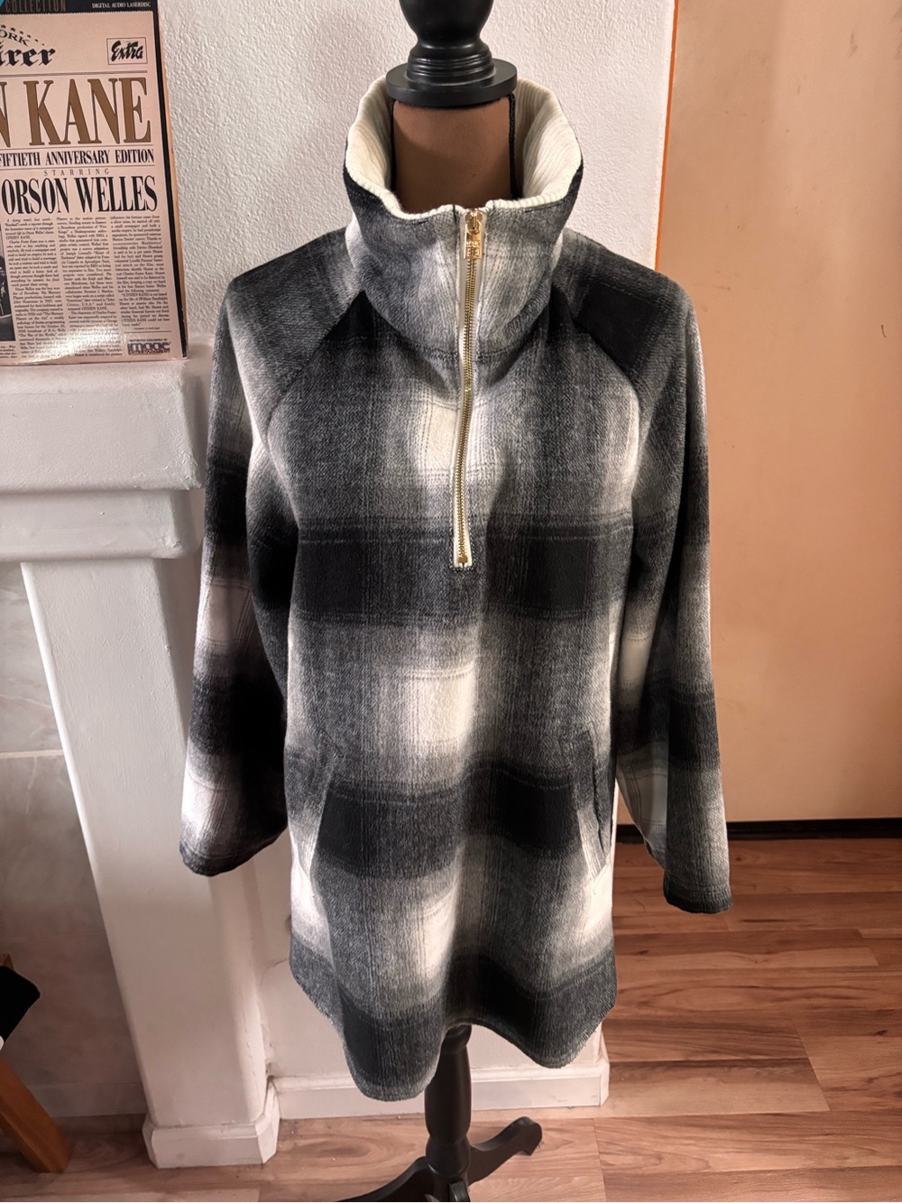 Marc Andrews New York Women's Plaid Half Zip SZ M Great Buy!